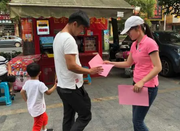 免费学前教育多数采纳循序渐进的方法逐渐扩展受益对象范围