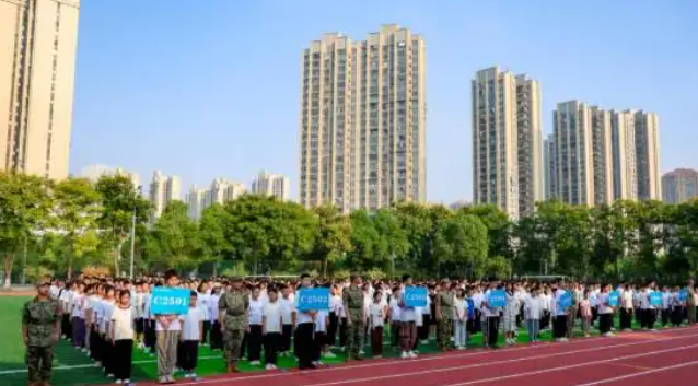 一场温暖的修行漫步校园德育如细雨般无声滋润着校园每个旮旯